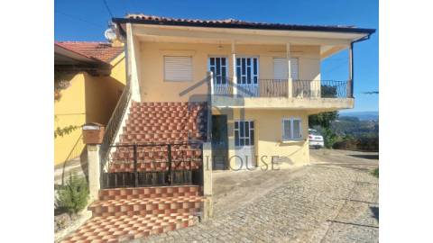 🏡 Moradia para venda na Cal&ccedil;ada de...