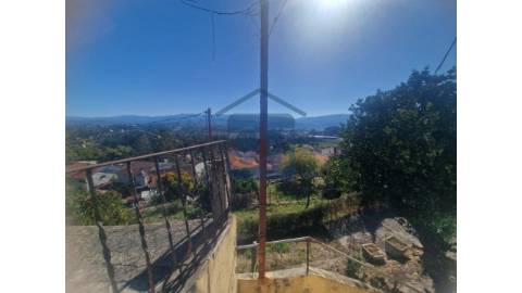 🏡 Moradia para venda na Cal&ccedil;ada de...