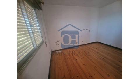 🏡 Moradia para venda na Cal&ccedil;ada de...