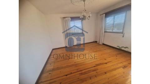 🏡 Moradia para venda na Cal&ccedil;ada de...