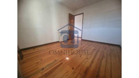 🏡 Moradia para venda na Cal&ccedil;ada de...