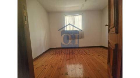 🏡 Moradia para venda na Cal&ccedil;ada de...