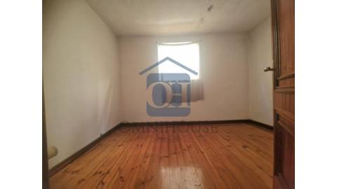 🏡 Moradia para venda na Cal&ccedil;ada de...