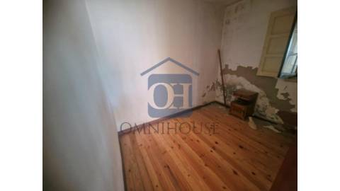 🏡 Moradia para venda na Cal&ccedil;ada de...