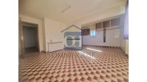 🏡 Moradia para venda na Cal&ccedil;ada de...