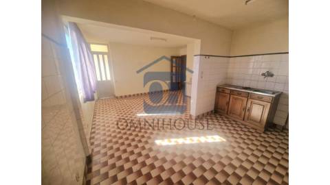 🏡 Moradia para venda na Cal&ccedil;ada de...