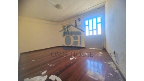 🏡 Moradia para venda na Cal&ccedil;ada de...