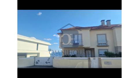 Moradia em Banda T3+1LOCALIZA&Ccedil;&Atilde;O...