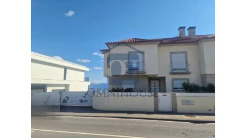 Moradia em Banda T3+1LOCALIZA&Ccedil;&Atilde;O...