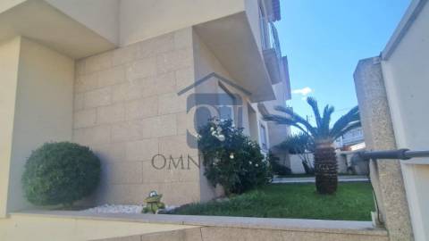 Moradia em Banda T3+1LOCALIZA&Ccedil;&Atilde;O...