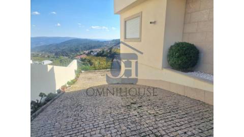 Moradia em Banda T3+1LOCALIZA&Ccedil;&Atilde;O...