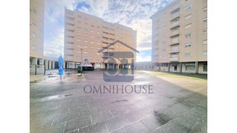 🏙️ Apartamento T4 com 173 m&sup2; no Centro de...