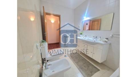 🏙️ Apartamento T4 com 173 m&sup2; no Centro de...