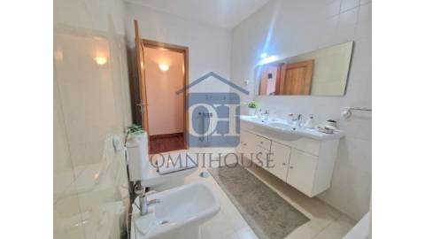 🏙️ Apartamento T4 com 173 m&sup2; no Centro de...