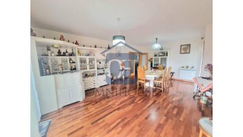 🏙️ Apartamento T4 com 173 m&sup2; no Centro de...