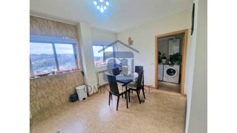 🏙️ Apartamento T4 com 173 m&sup2; no Centro de...