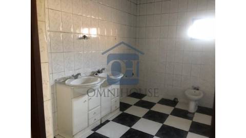Moradia Multifuncional em Padronelo – Excelente...