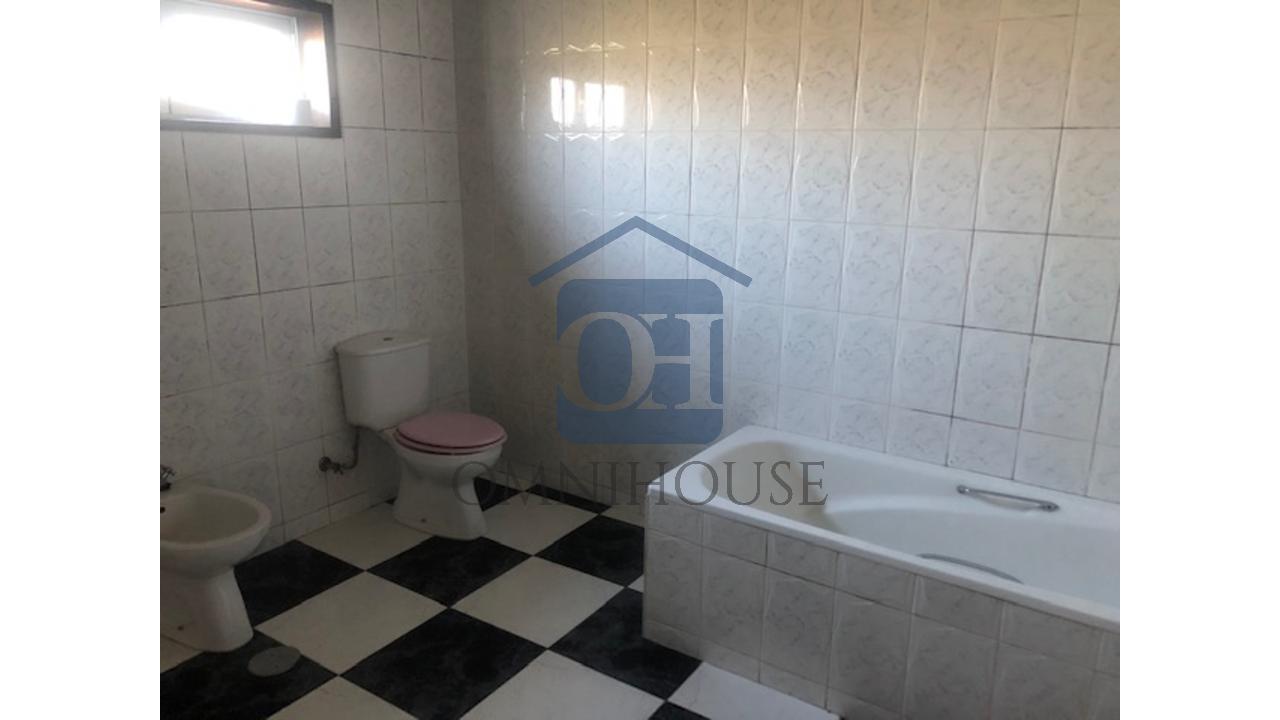 Moradia Multifuncional em Padronelo – Excelente...