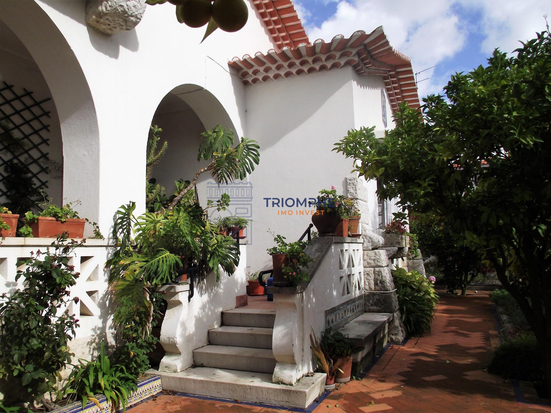 Moradia T7 + T1 + Capela nas Caldas da Rainha