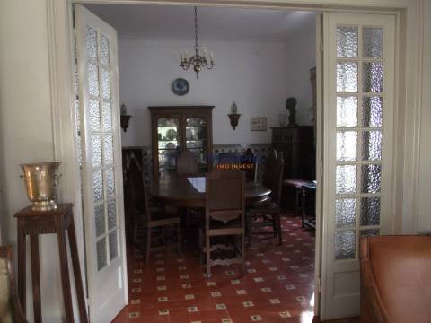 Moradia T7 + T1 + Capela nas Caldas da Rainha