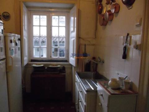 Moradia T7 + T1 + Capela nas Caldas da Rainha