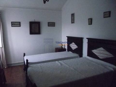 Moradia T7 + T1 + Capela nas Caldas da Rainha