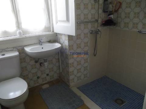 Moradia T7 + T1 + Capela nas Caldas da Rainha