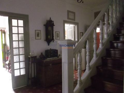 Moradia T7 + T1 + Capela nas Caldas da Rainha