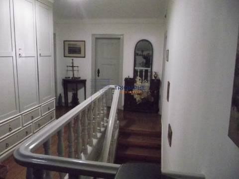 Moradia T7 + T1 + Capela nas Caldas da Rainha