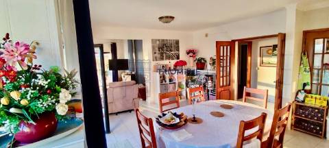 Apartamento T3 com Vista Mar – Praia do Pedrógão