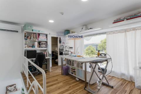 Loja com Mezzanine, São Domingos de Benfica