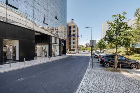 Loja com Mezzanine, São Domingos de Benfica