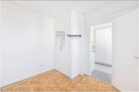 T3 totalmente renovado com varanda, Benfica