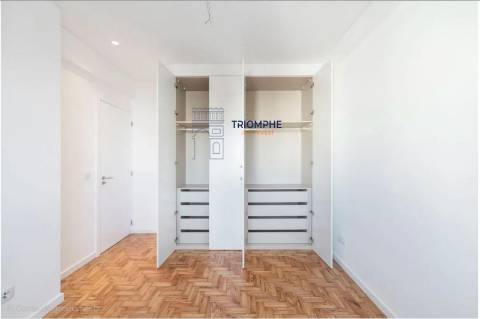 T3 totalmente renovado com varanda, Benfica