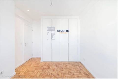 T3 totalmente renovado com varanda, Benfica