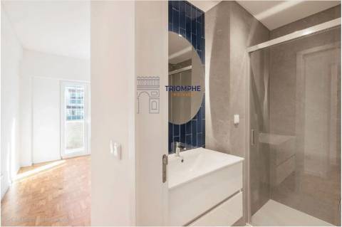 T3 totalmente renovado com varanda, Benfica