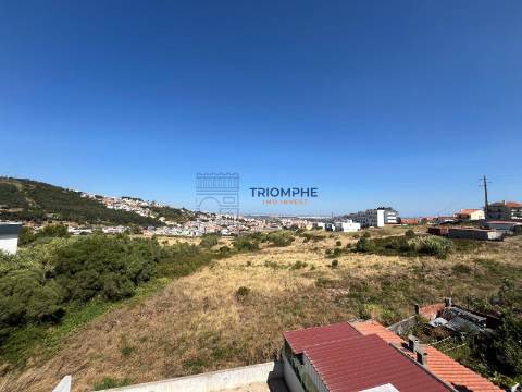 Moradia Geminada T4 Pontinha e Famões