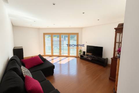 Moradia Contemporânea T4