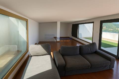 Moradia Contemporânea T4