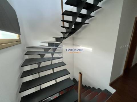 Moradia Contemporânea T4