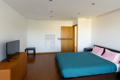 Moradia Contemporânea T4