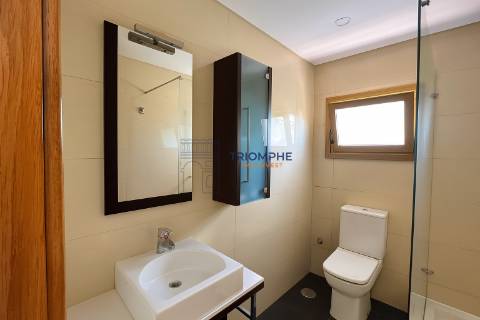 Moradia Contemporânea T4