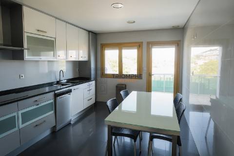 Moradia Contemporânea T4