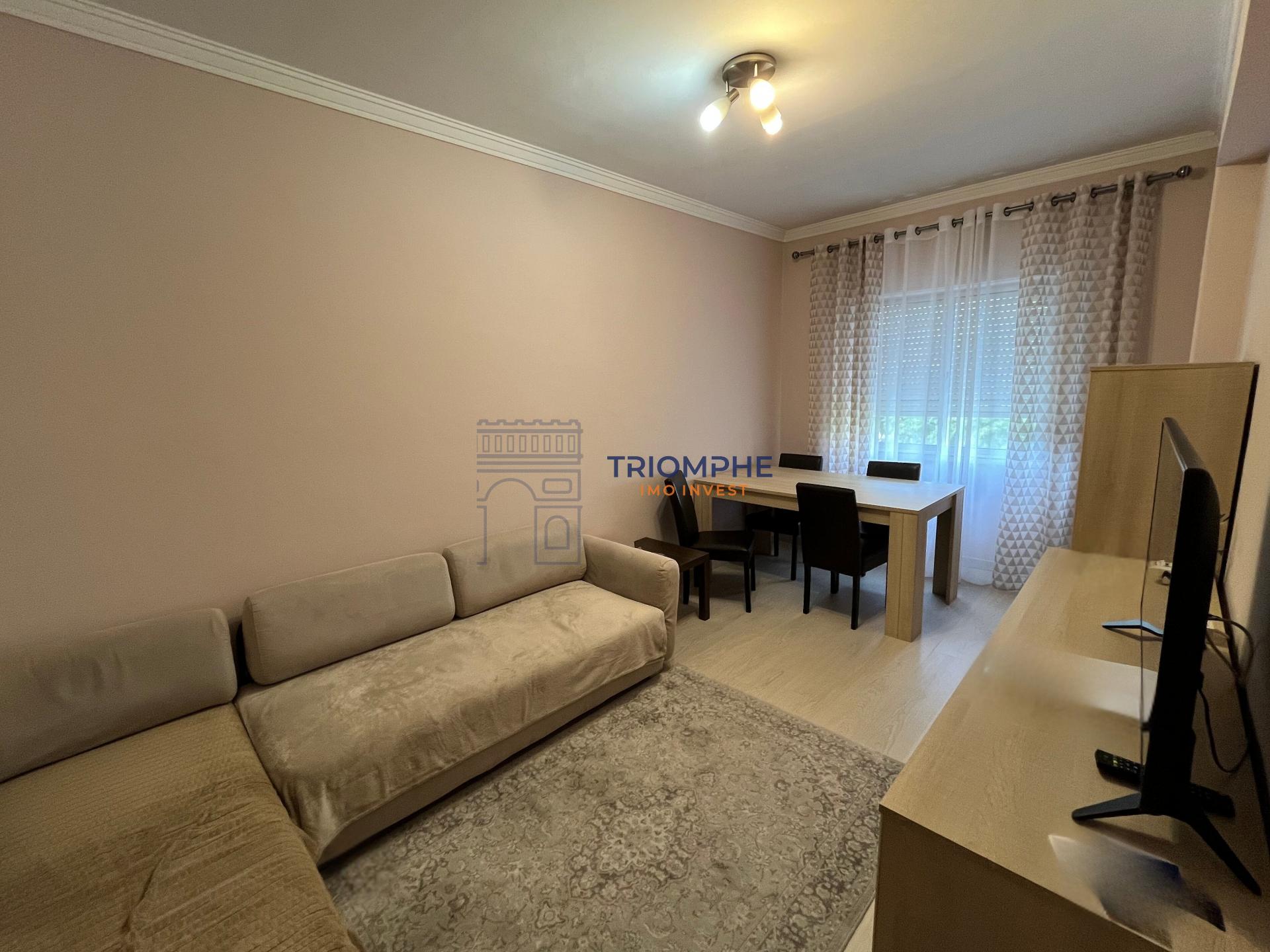 Apartamento T2 Remodelado– Reboleira, Amadora