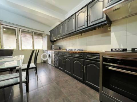 Apartamento T2 Remodelado– Reboleira, Amadora