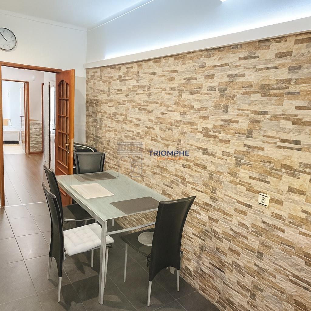 Apartamento T2 Remodelado– Reboleira, Amadora