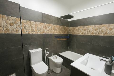 Apartamento T2 Remodelado– Reboleira, Amadora