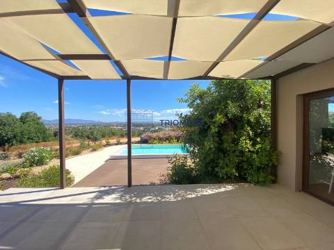 Moradia T3 com Piscina – Pestana Valley