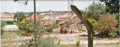 Moradia T3 para recuperação São Pedro de Tomar