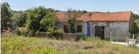Moradia T3 para recuperação São Pedro de Tomar